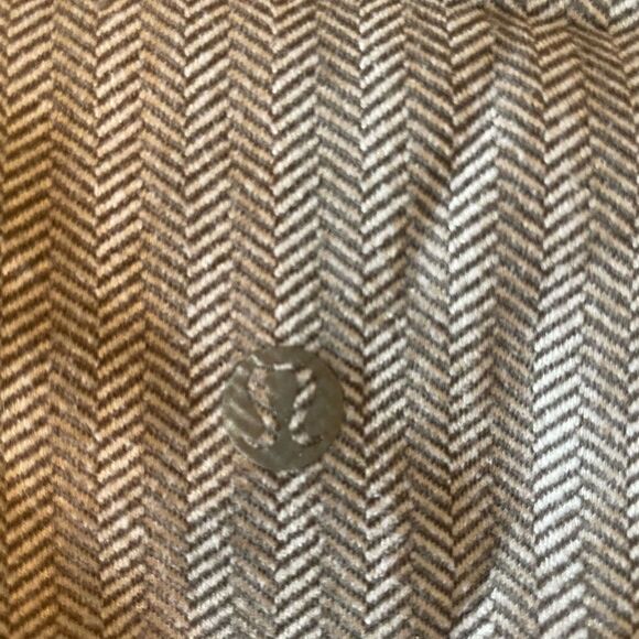 Lululemon herringbone print leggings. Sz 8 - Picture 3 of 5